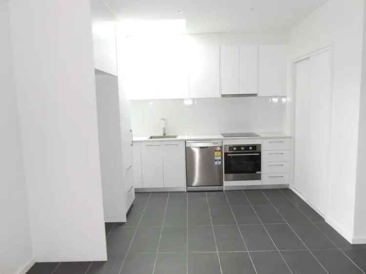 2 Bedroom Top Floor Apartment St Kilda Charm