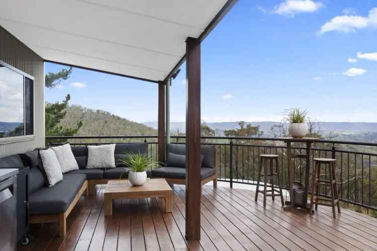 ULANDI Blue Mountains Estate: Dual Residence with Stunning Views