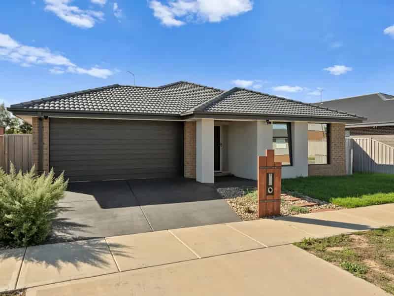 Modern Family Living in Brand New Estate