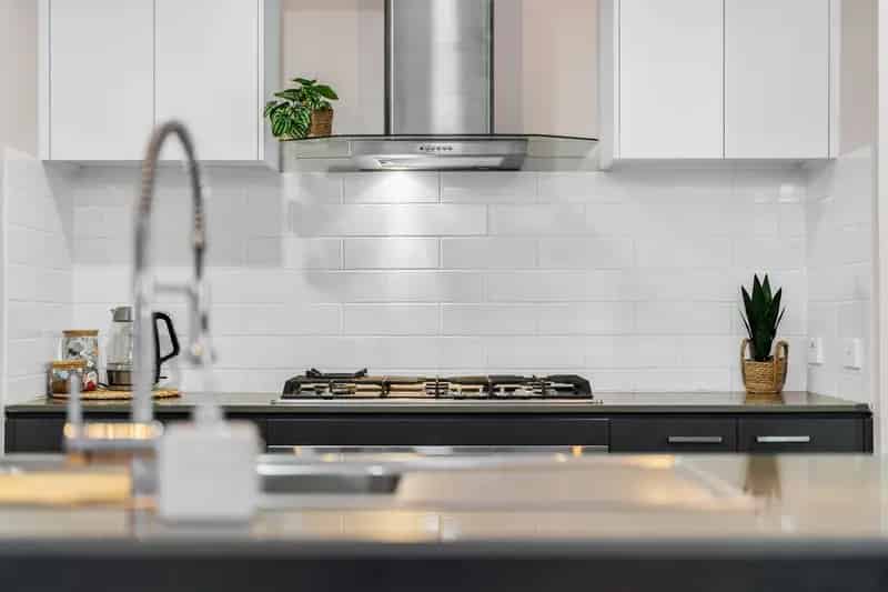 Modern Family Living Opposite Parkland - 35 Ningaloo Drive, Pimpama