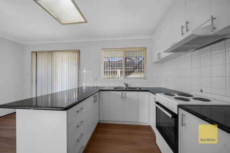 4 Bedroom House in Bayswater - Newly Renovated