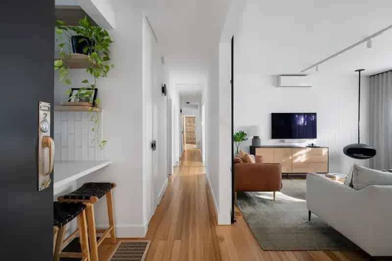 Apartment Auction - 2/32 Manningtree Road, Hawthorn VIC 3122