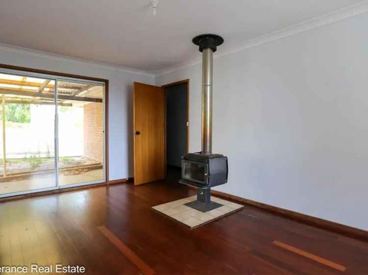 1345sqm Bay Glimpse Block - Renovate or Rebuild