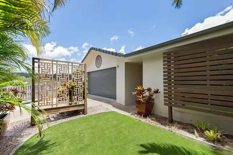 Real Estate For Lease - 2/5 Gascoyne Street - Pacific Pines , QLD