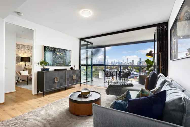 2 Bedroom 430m² Sydney Apartment with City Views