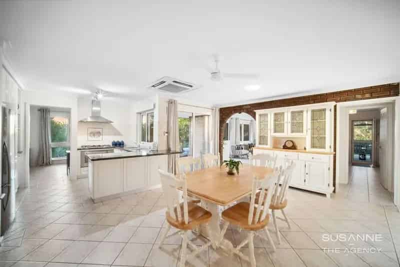 House For Sale - 88 Gooseberry Hill Road, Gooseberry Hill WA 6076