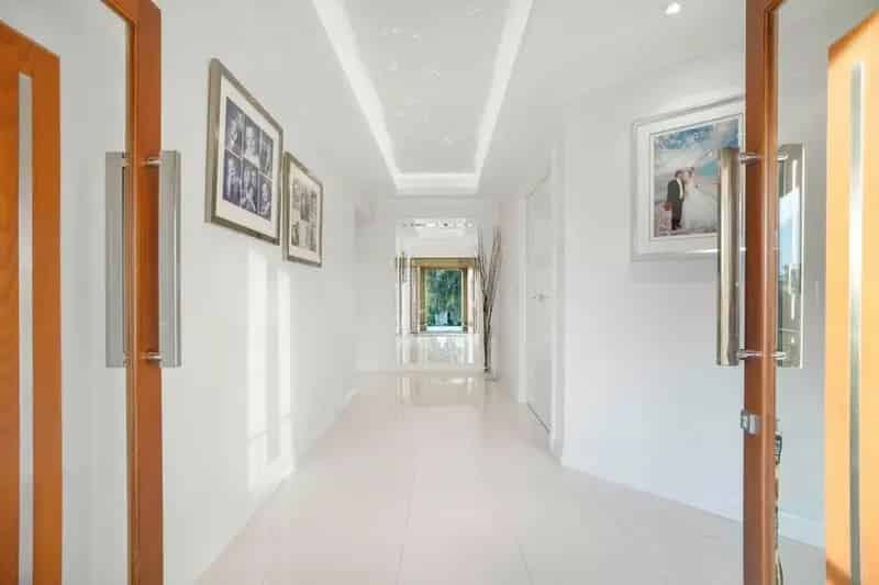 House for Sale Luxury Family Residence in Karrinyup with Pool