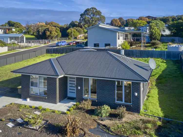 House For Sale in Coles Bay, Tasmania