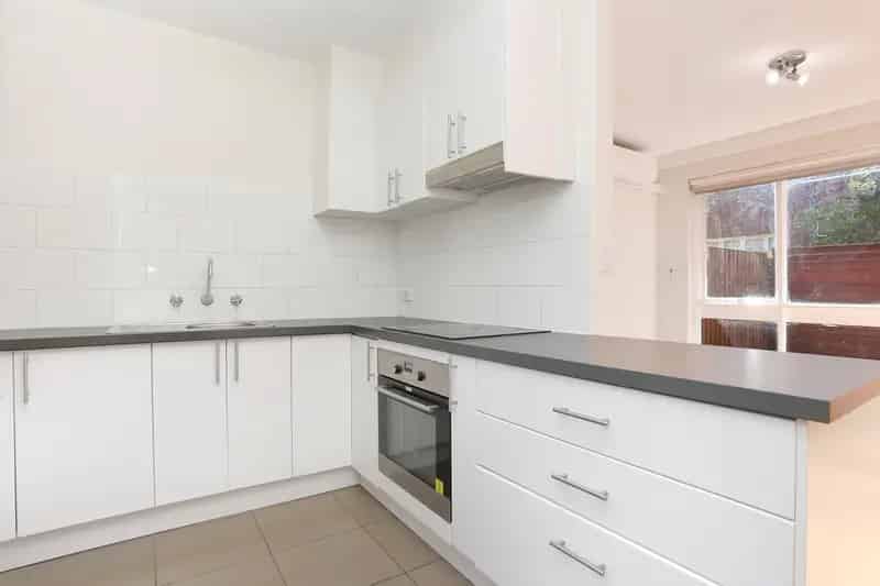 House For Rent , 51, Locksley Road, Melbourne, Victoria