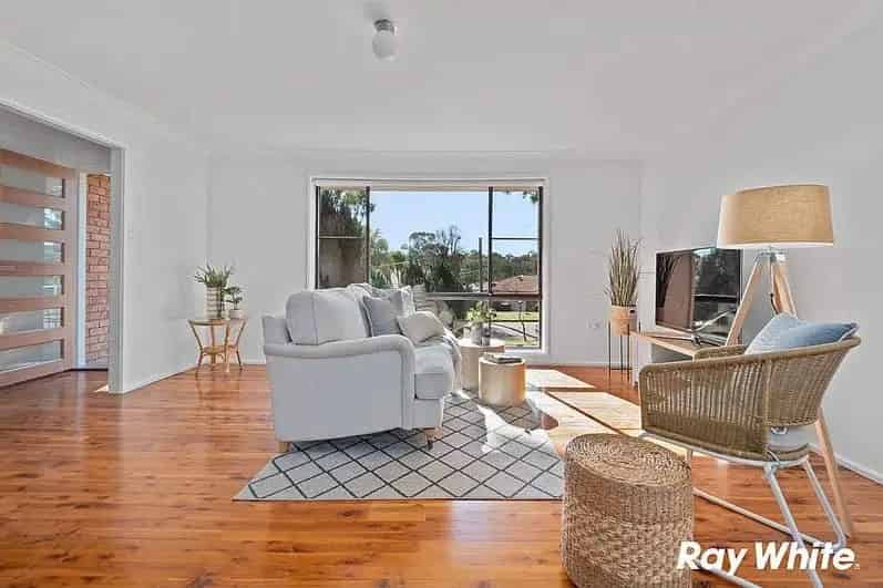 Three Bedroom Family Home Close To All Amenities!