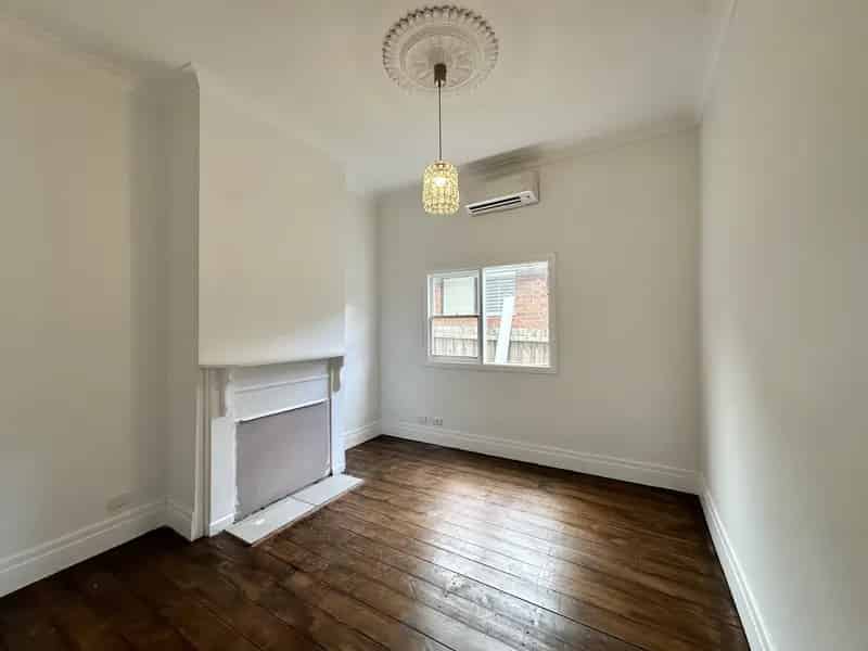 4 rooms house of 340 m² in Melbourne