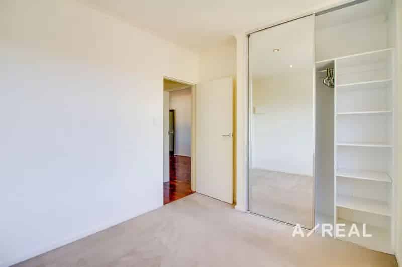 1 room apartment of 135 m² in Melbourne