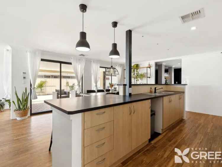 House For Sale in City of Mandurah, Western Australia