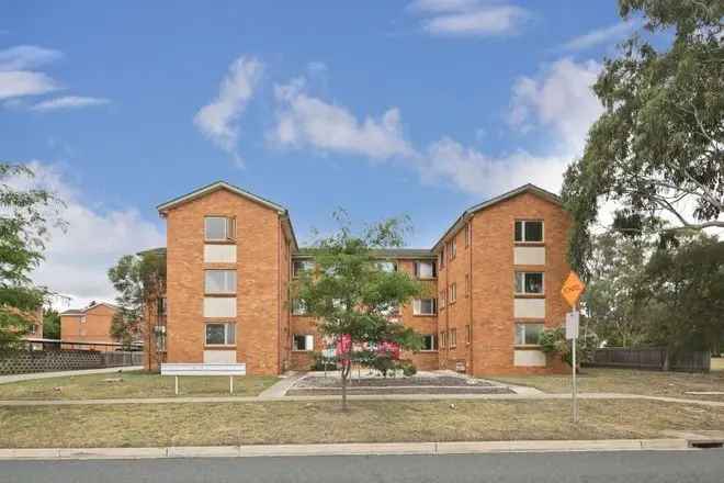 Two Bed Apartment Near Mt Majura