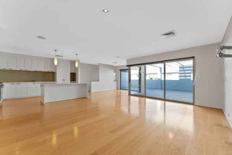 Parkside living with entertainers terrace (unfurnished)