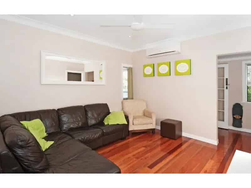 Stylish Renovated Family Home With Pool In Prime Morningside Location