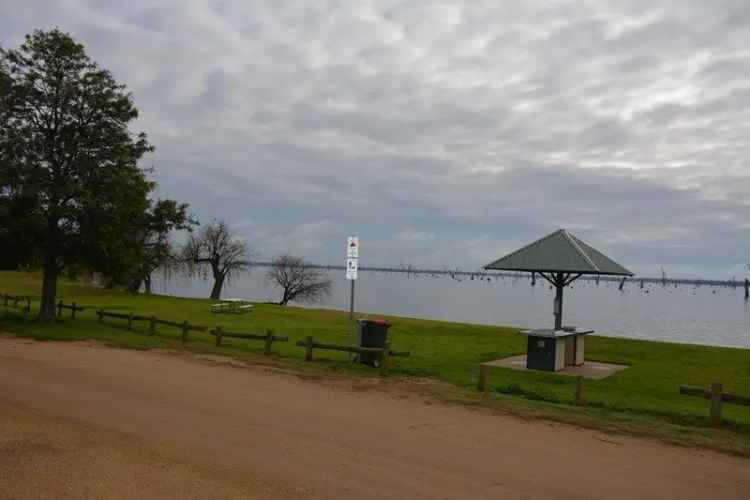 VACANT LAND CLOSE TO LAKE