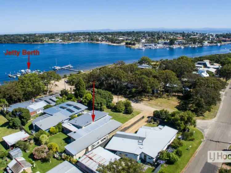 House For Sale in 3, Third Parade, Paynesville, Victoria