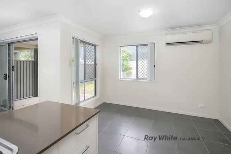 Contemporary Townhouse Living in Prime Calamvale Location