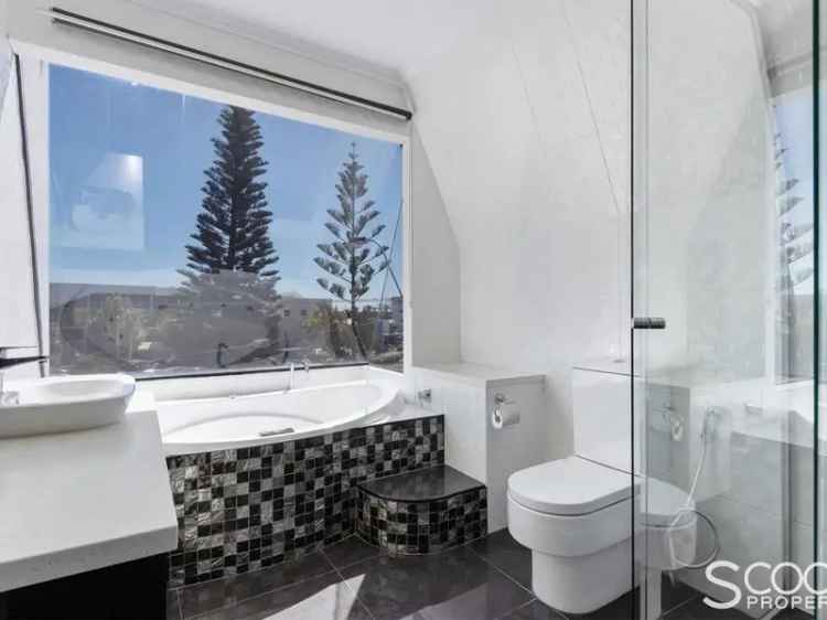 House For Sale in Fremantle, Western Australia