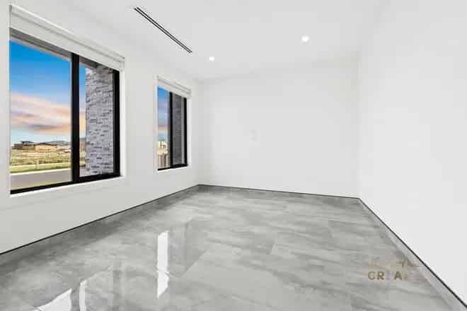 House For Sale , 79, Harrier Circuit, Melbourne, Victoria