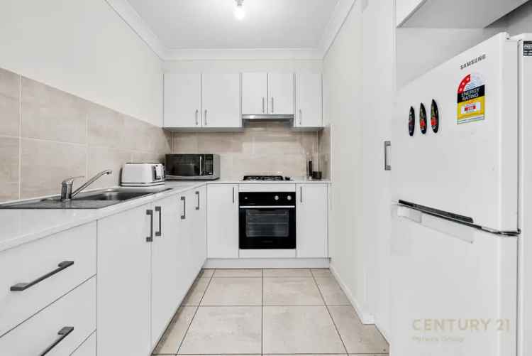 1 Bed Granny Flat Oran Park NSW - Pet Friendly