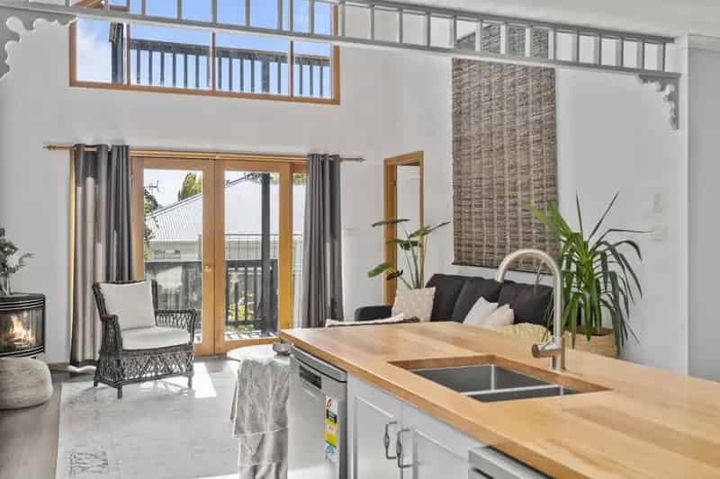 Real Estate For Sale - 16 Beach Road - Margate , TAS