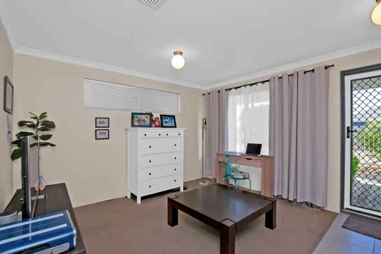 Buy lovely home in Baldivis with 3 bedrooms and 2 bathrooms