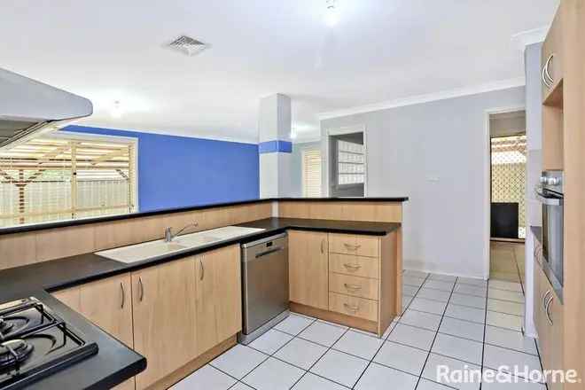 Quakers Hill Family Home - 4 Beds, Study, Ensuite