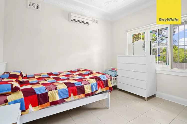 3 rooms house of 196 m² in Sydney