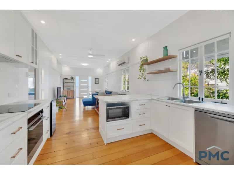 Charming 2+ Bedroom Family Home In Prime Location!