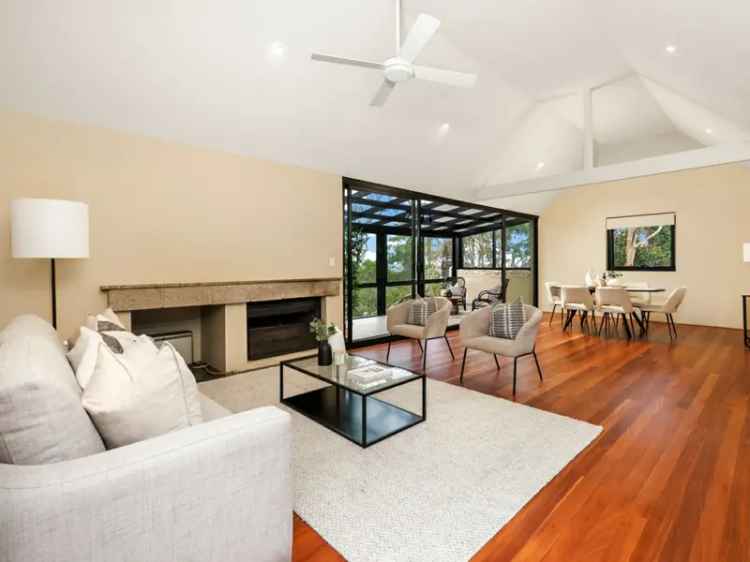 Contemporary Luxury Home with Scenic Views in Eastwood