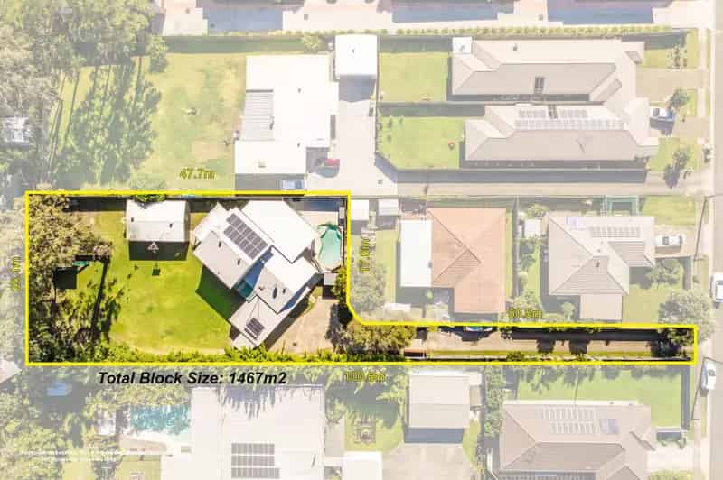 Rent property in Daisy Hill with separate studio and expansive land