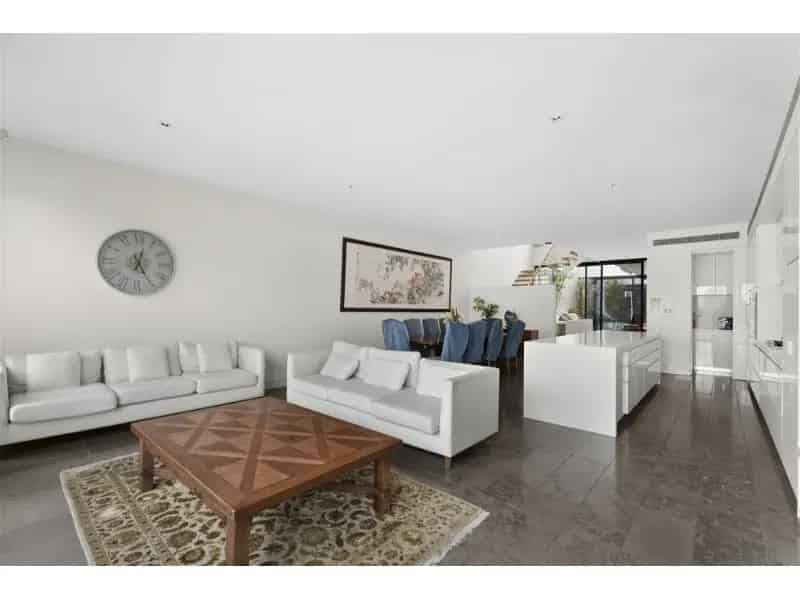 Luxury Waterfront Townhouse With Unrivalled Harbor Views