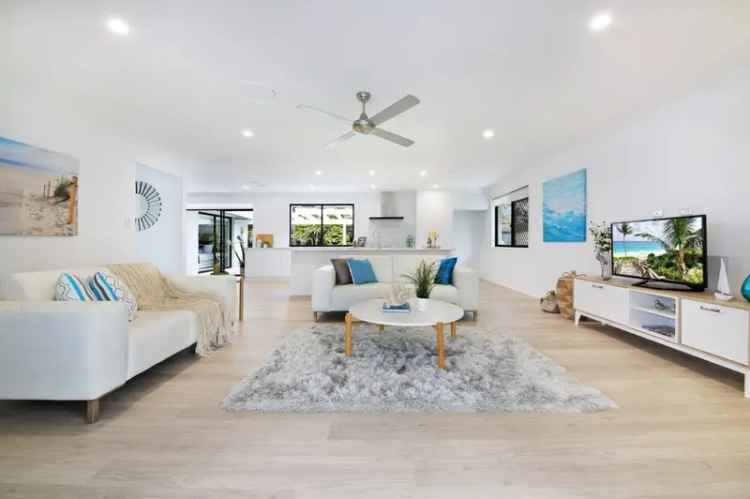 Stunning Family Home in Mermaid Waters