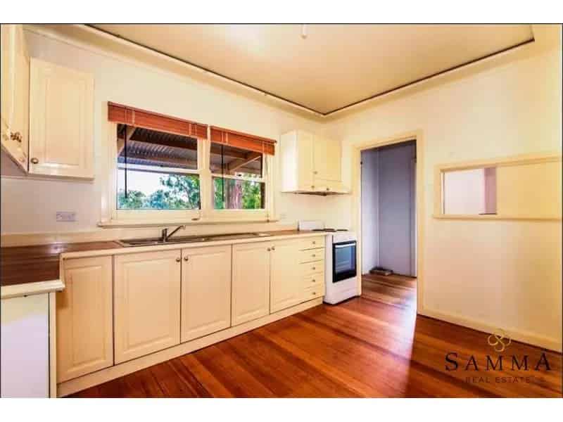 4 rooms house of 150 m² in Melbourne