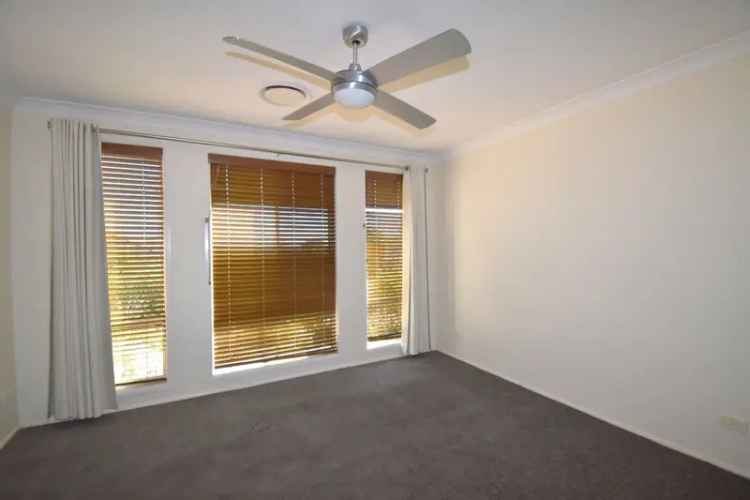 Lease Four Bedroom Family Home Narellan Vale Large Modern Features