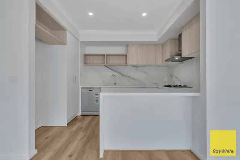 Brand New 2-Storey Home in Manor Lakes - Modern Living Awaits!