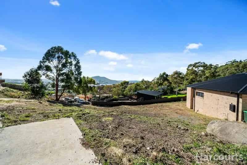 Buy Residential Land in Berriedale - Clear Block with River Views