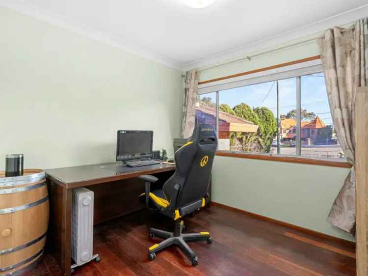 Buy House North Parramatta with Four Bedrooms and DA Approved Extension