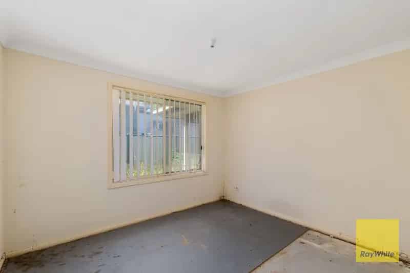 Diamond in the Rough - Extensive Renovation Project in Prime Location!