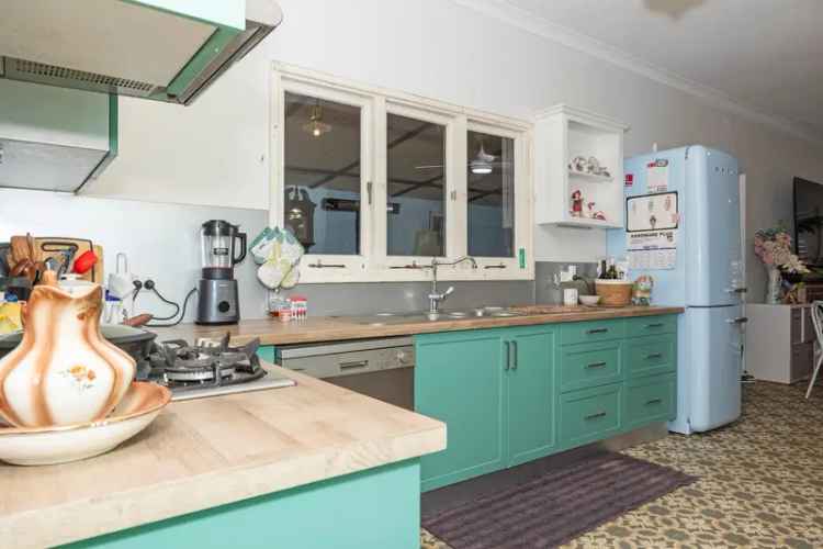 Buy Character Cottage in Moora with Modern Updates and Spacious Block