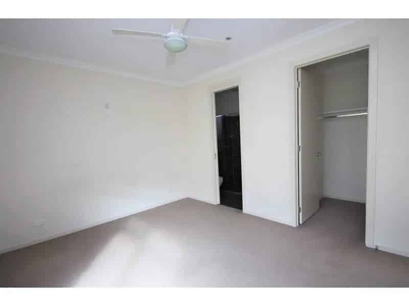 Modern Townhouse In The Heart Of Geelong
