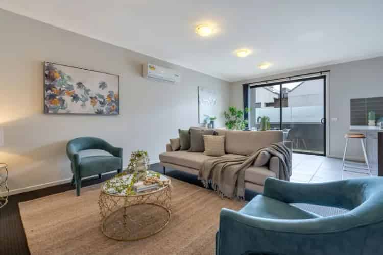1 room house of 165 m² in Melbourne