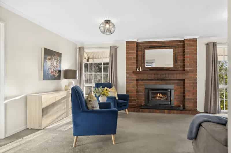 Buy House in Serene Countryside with Treetop Views and Garden Space