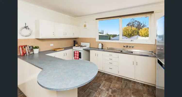 3 Bedroom Home Near Mt Barker CBD