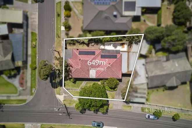 House For Sale in Melbourne, Victoria