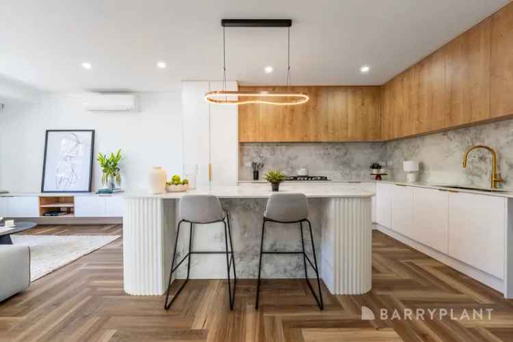 Modern Luxury Townhome: Stunning Features & High-End Finishes