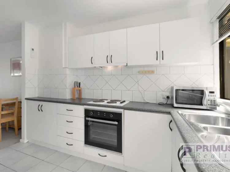 South Perth Townhouse 2BR Furnished Near CBD