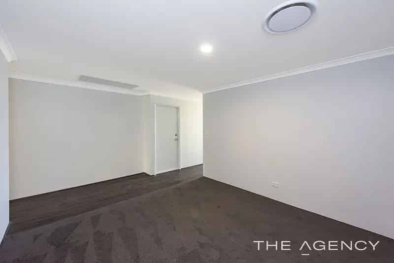 House For Sale - 5 Carline Loop, Geographe WA 6280